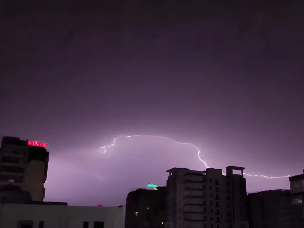 Intermittent Rainfall in Karachi Brings Cool Weather and Pleasant Winds