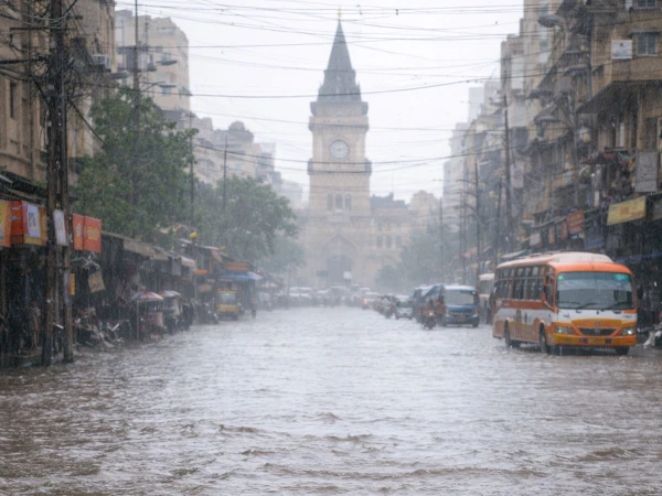 Karachi Weather Alert: Thunderstorms with Lightning Expected Again