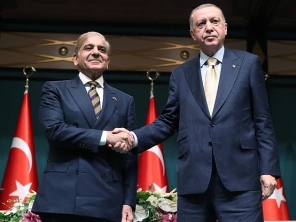 Erdogan Holds Calls with Pakistan PM and Qatari Emir on Iran Ceasefire